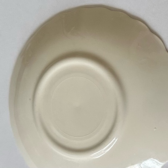 Vintage Floral Porcelain Plate with Pink Roses and Gold Accents - Picture 3 of 3